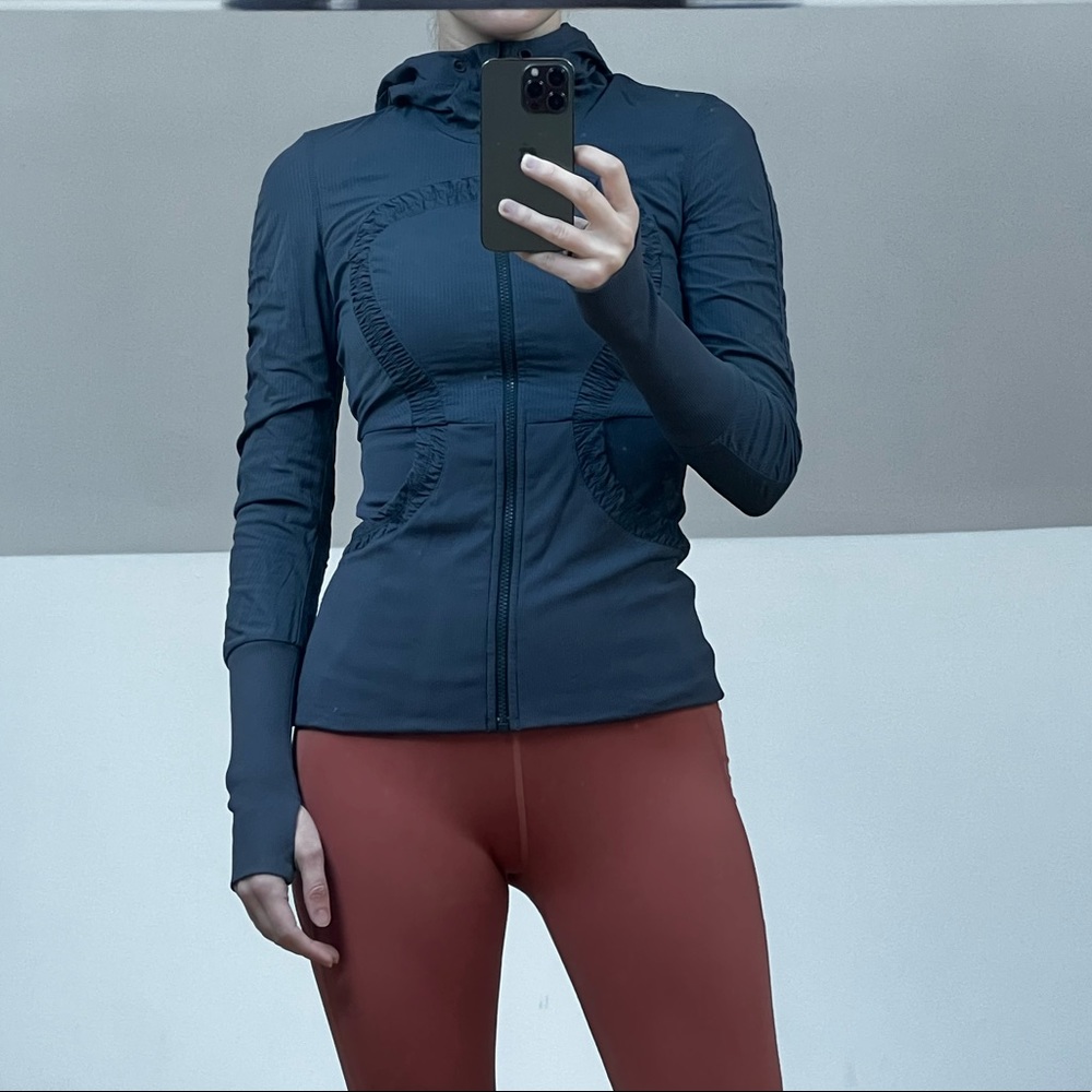Lululemon Reversible Grey Jacket Size Small